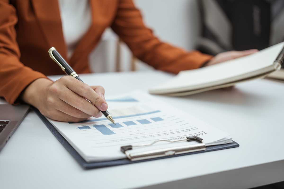 High-Yield Savings Versus Market Growth 